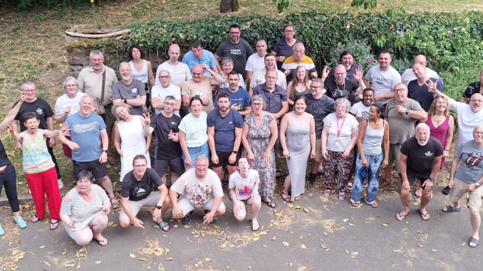 Photo de groupe prise d'en haut